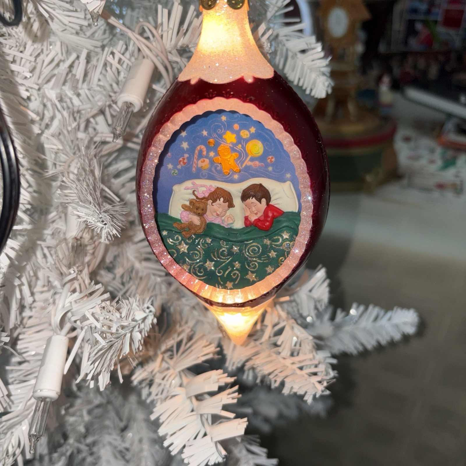 2005 Hallmark Illuminations Sugarplum Dreams Christmas Ornament