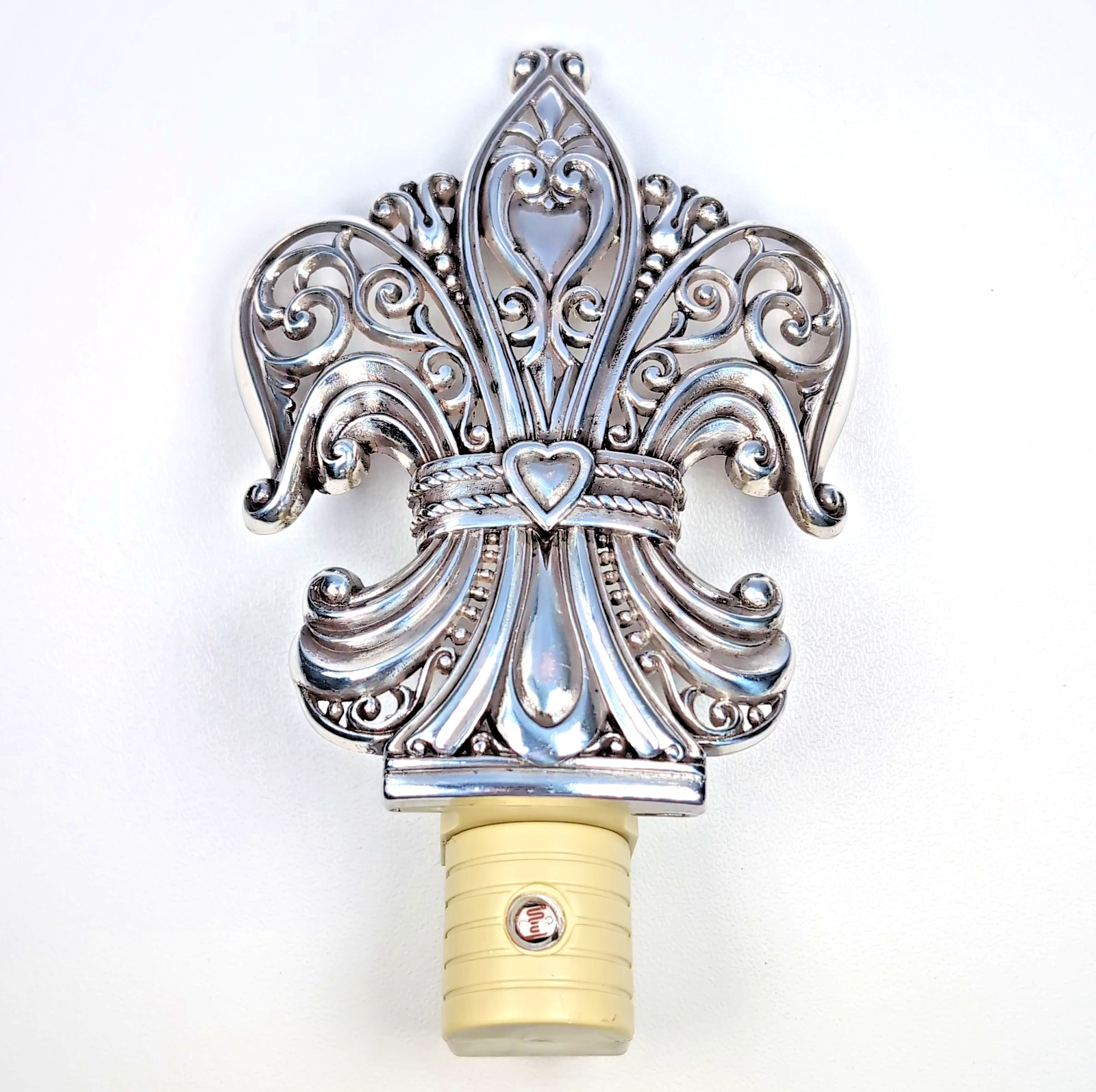 Brighton Sensor Night Light Fleur de Lis Heart Victorian Ornate Silver WORKS