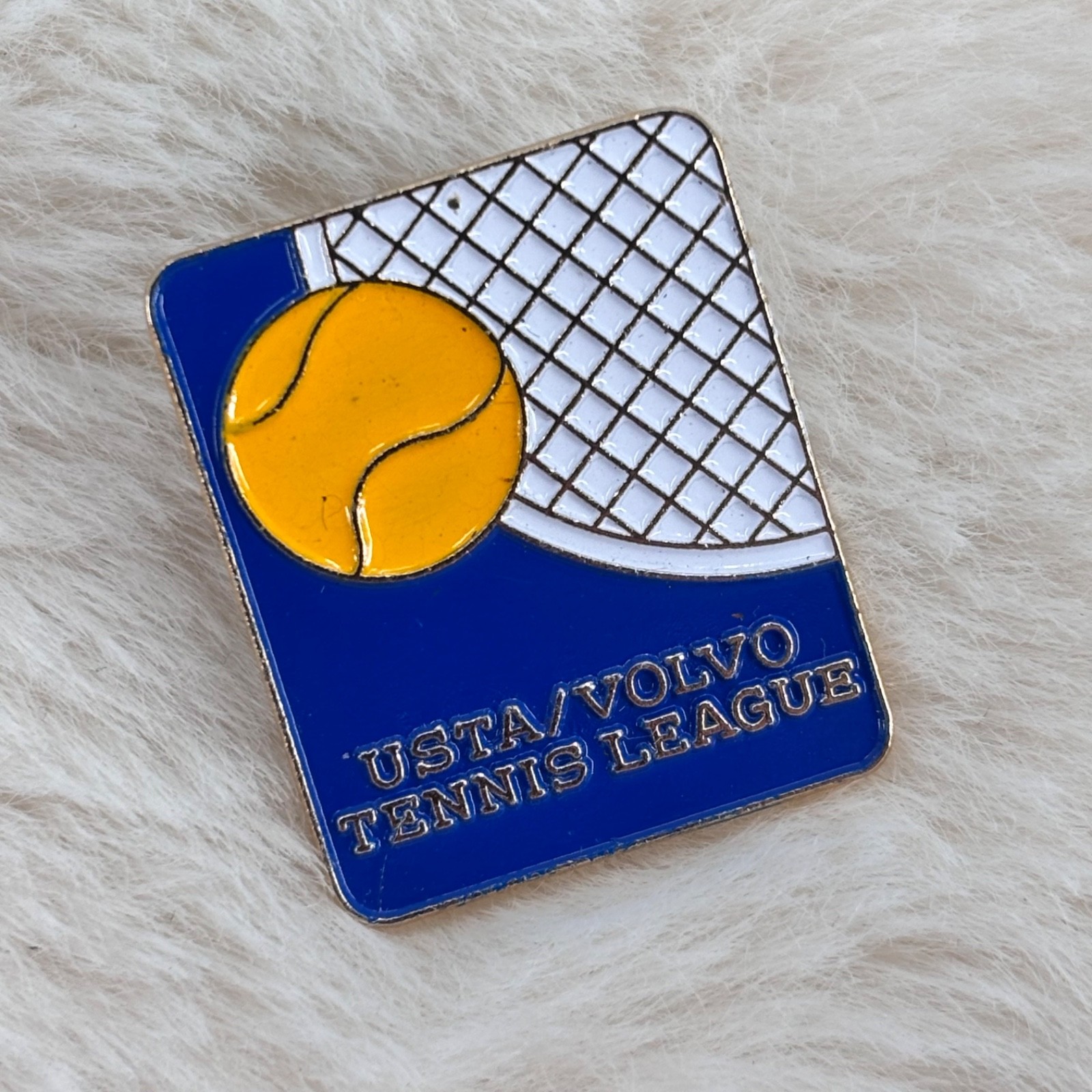 Vtg USTA Volvo Tennis League Souvenir Enamel Lapel Pin Vtg USTA Volvo Tennis League Souvenir Enamel Lapel Pin