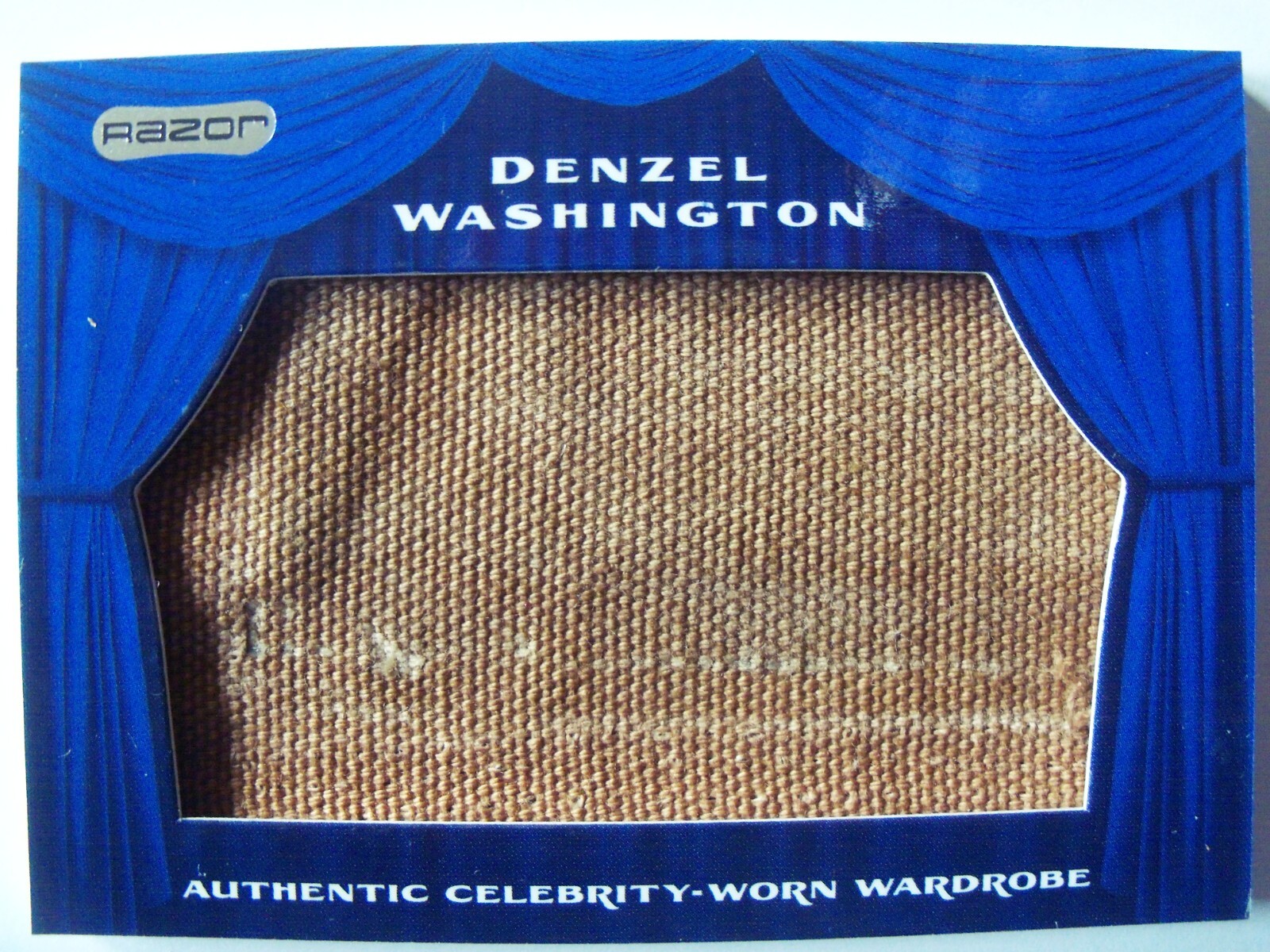 DENZEL WASHINGTON 2010 Razor Memorabilia Material Relic SW-20 DENZEL WASHINGTON 2010 Razor Memorabilia Material Relic SW-20