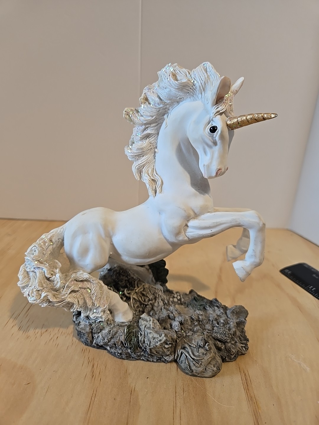 Beautiful Unicorn Figurine Stands 6.25\