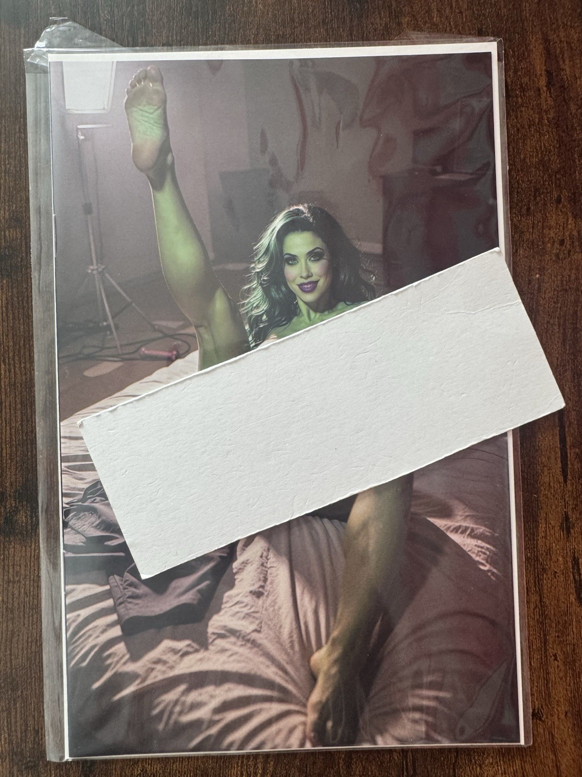Keys Comics Artbook She-Hulk Naughty On Bed Legs Up