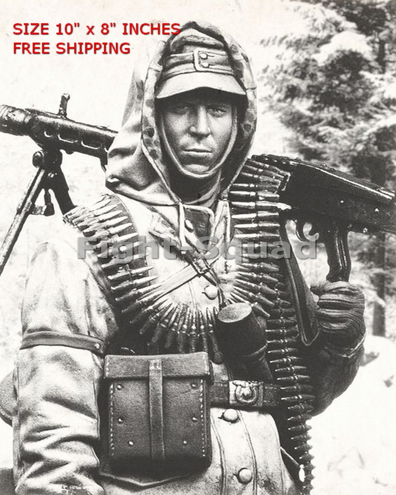 WW2 8x10 Photo German Soldier Carrying MG 42 Machine O3850