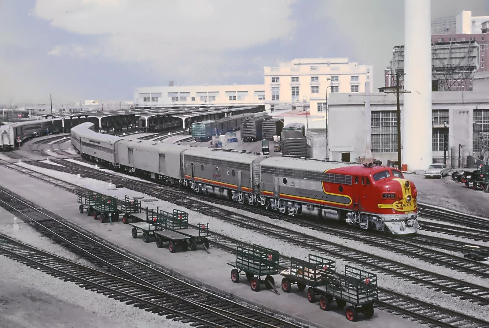 ATSF EMD F7A No 326 8 x 10 Photo w Texas Chief, Dallas Union Terminal March 1967
