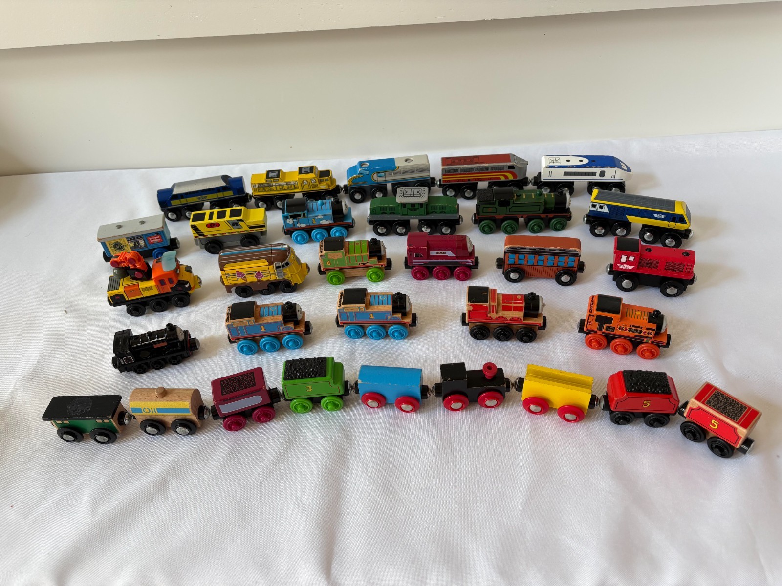 LOT OF 31 Thomas  vintage The Train Tank Engine Wooden Trains