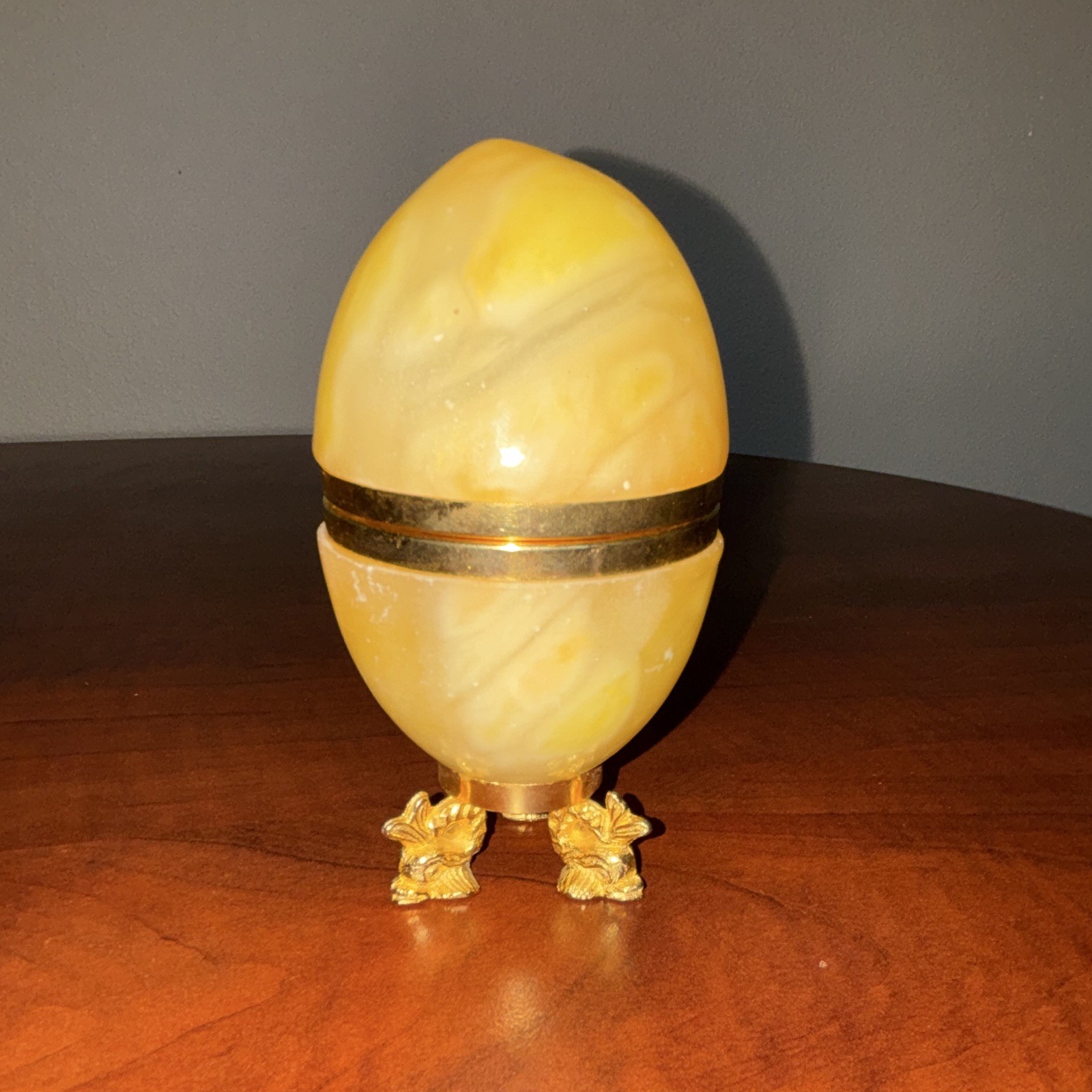 Vintage Yellow Onyx Alabaster Egg Trinket Box Gold Tone Footed Hinged Jewelry