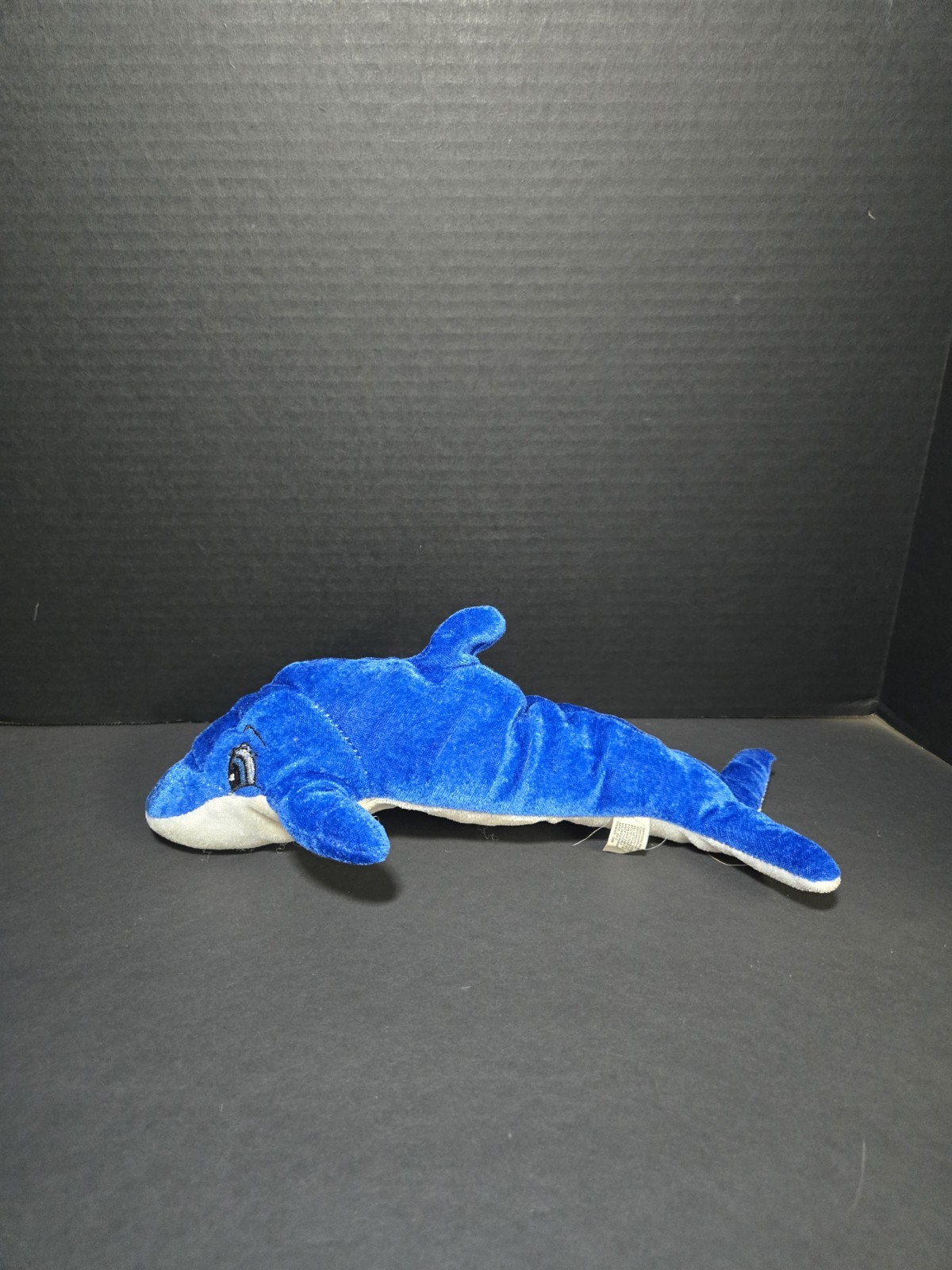Dolphin blue white 12\