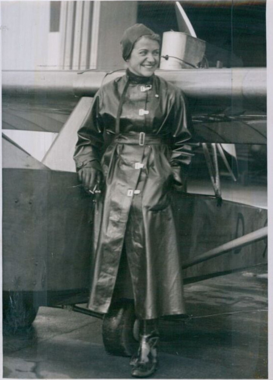 WW II German Photo  ----  Hanna Reitsch - Test Pilot -