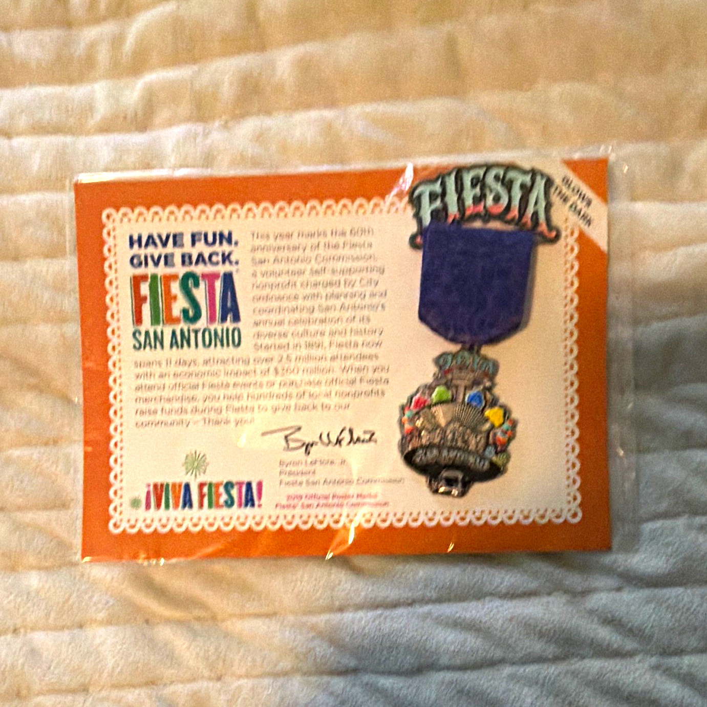 Fiesta San Antonio 2019 Official Poster Medal Pinback, Glows in the Dark  60th