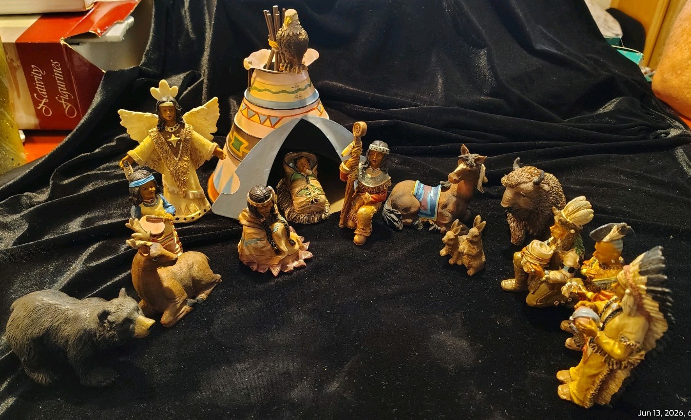 Stunning WGM 2003 15 Piece Southwest/Native American Hand Painted Resin Nativity