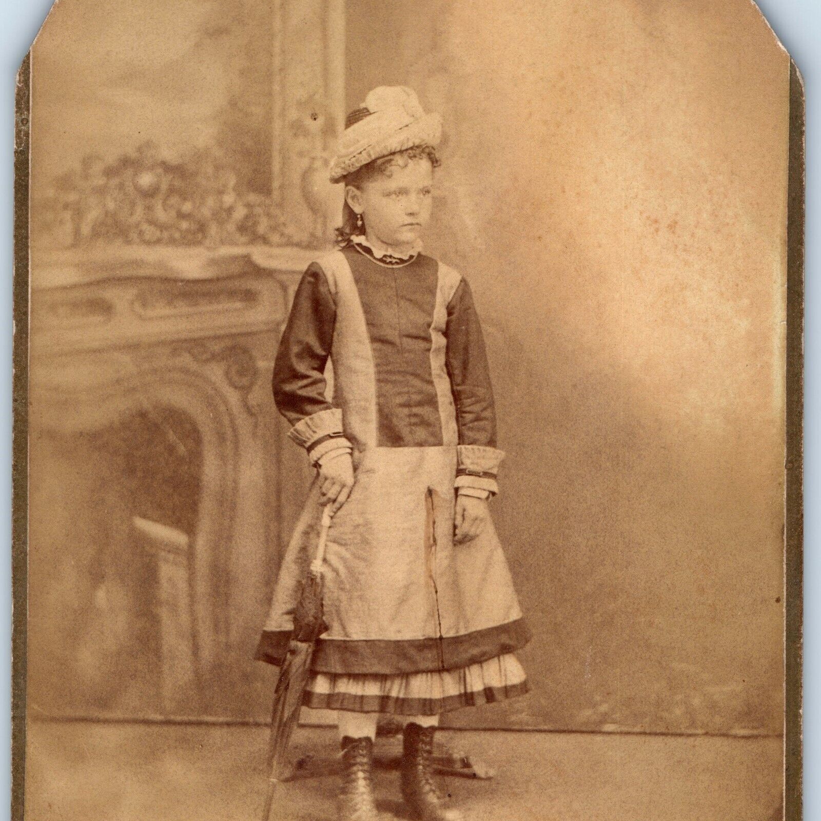 c1870s Postville IA Lovely Young Girl Umbrella Lady Cabinet Card EA Huffman B24 