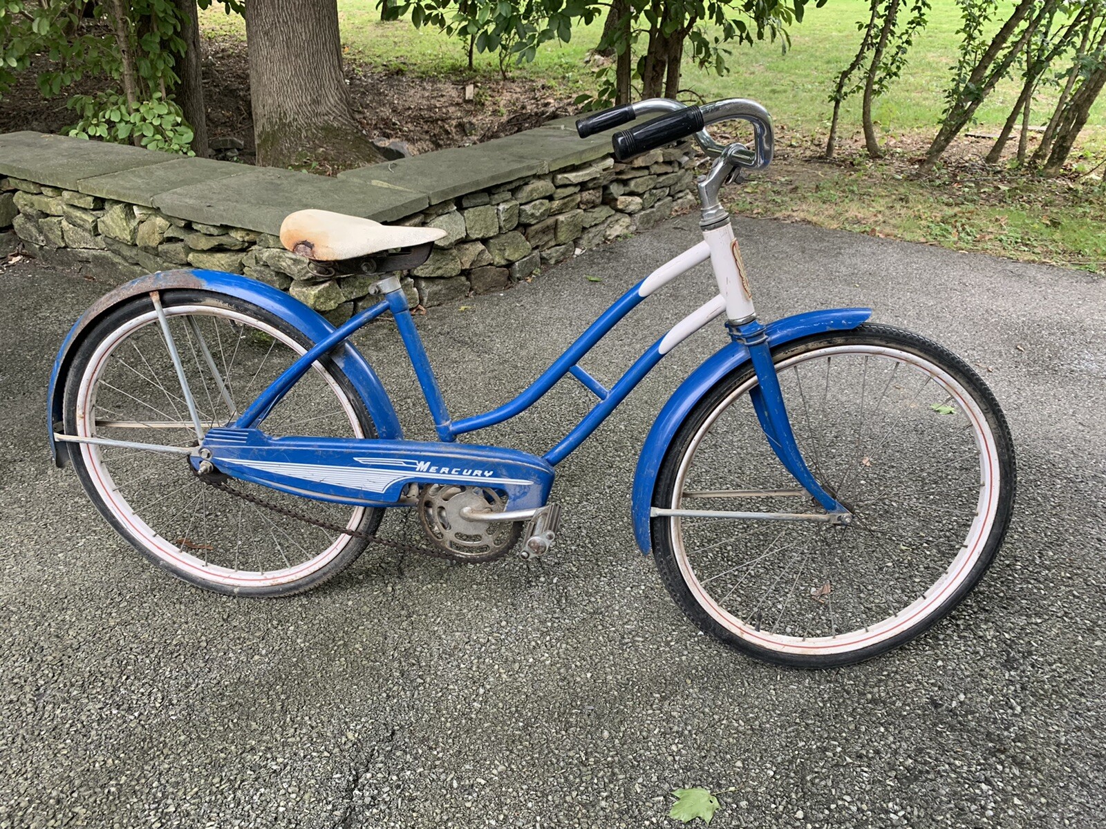 VINTAGE 1950\'S MERCURY MURRAY GIRL\'S BICYCLE 24\'\' BLUE & WHITE