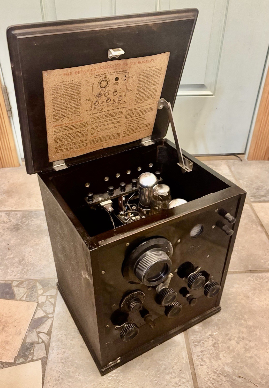 1924 Federal Telephone & Telegraph model 110 Tabletop Broadcast Radio, Rare