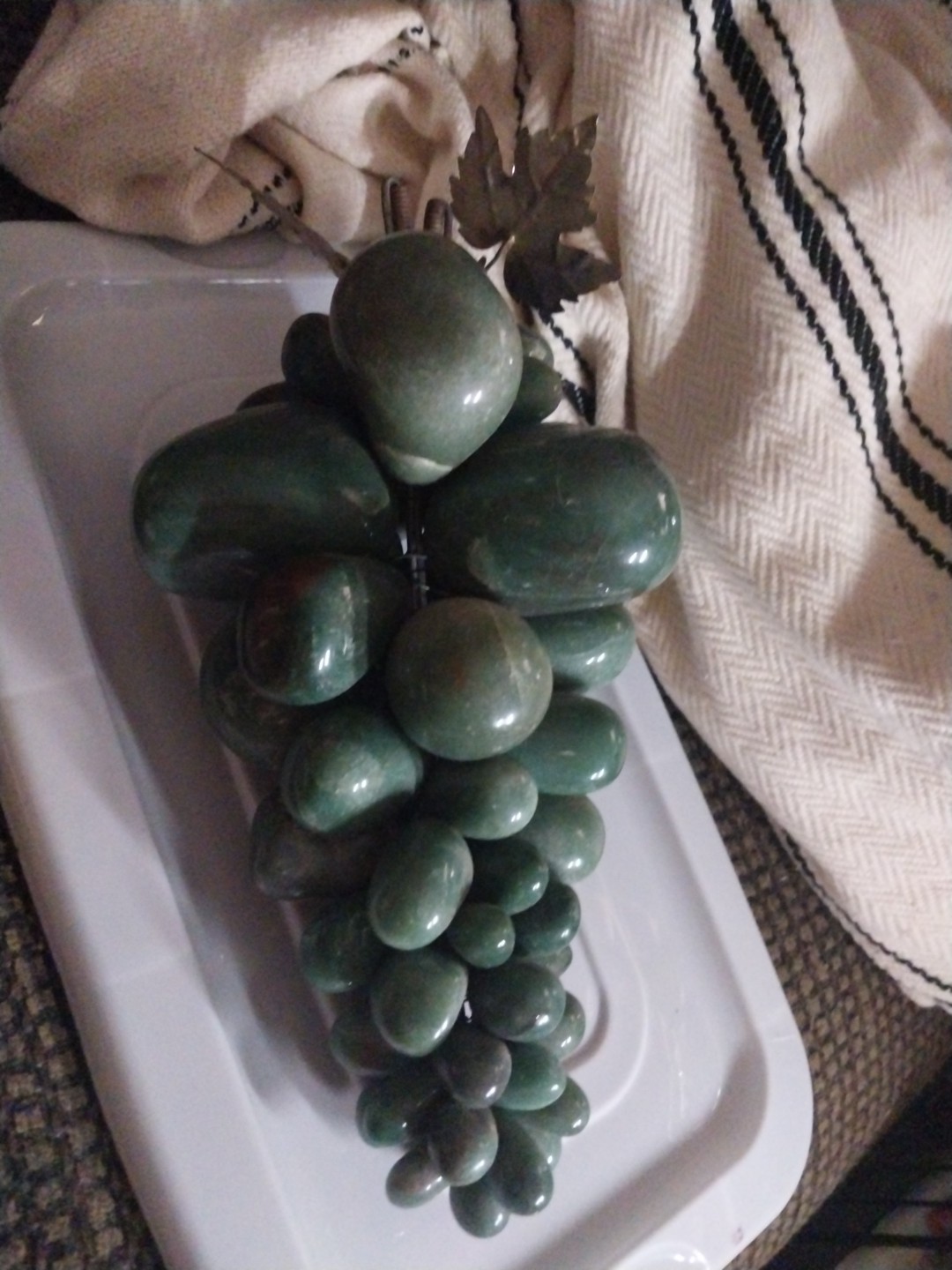 VINTAGE HUGE GREEN JADE GRAPE CLUSTER With Leaves  10