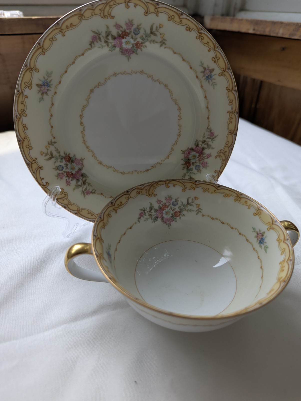 Noritake Belvoir Cream Soup Bowl & Dessert Plate