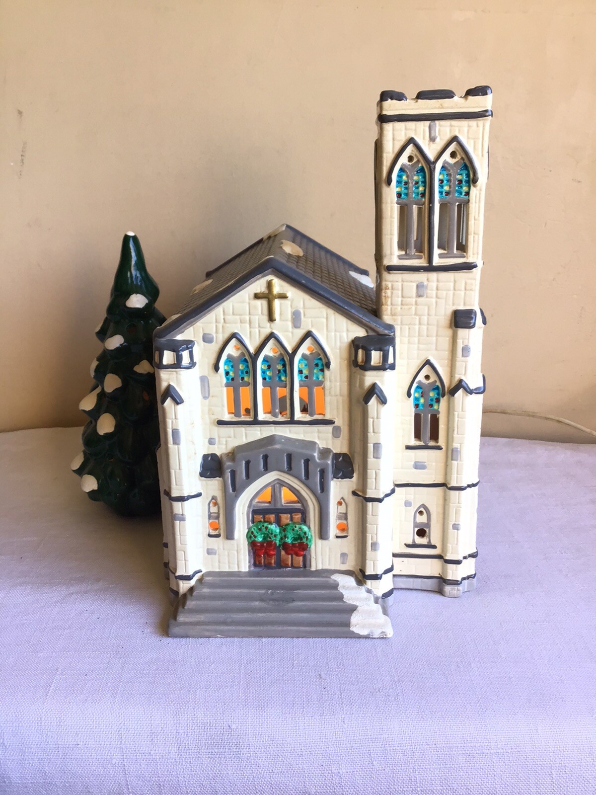 Vtg 1987 Departmemt 56 Cathederal Hand Painted Christmas Light Up Village Decor
