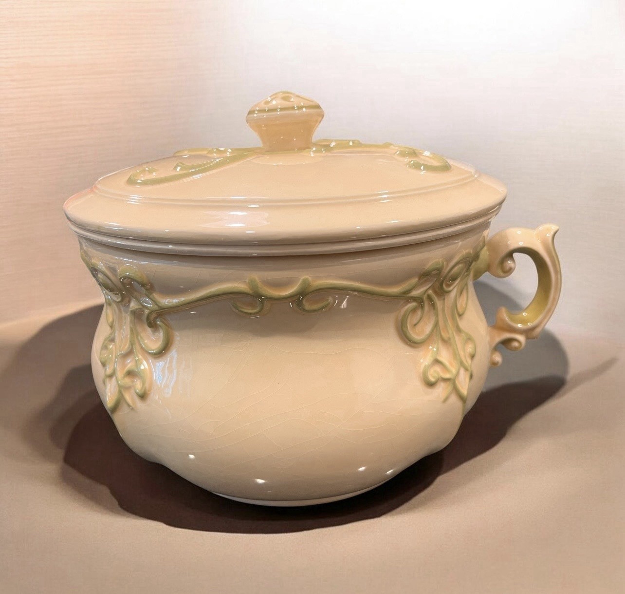 Vintage Arnel's FISHERMAN 3pc Chamber Pot 1976 Bowl with Splash Cover & Lid.
