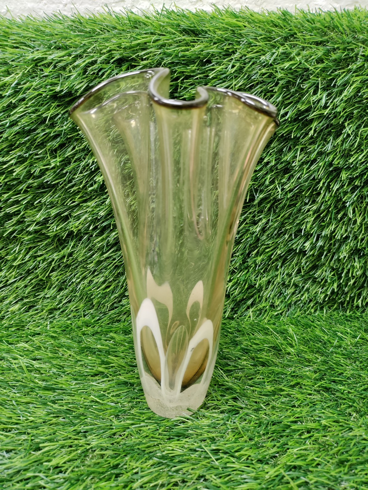 Gorgeous Large Murano Art Glass Ruffled Vase 8.5” Tall - Made in Italy