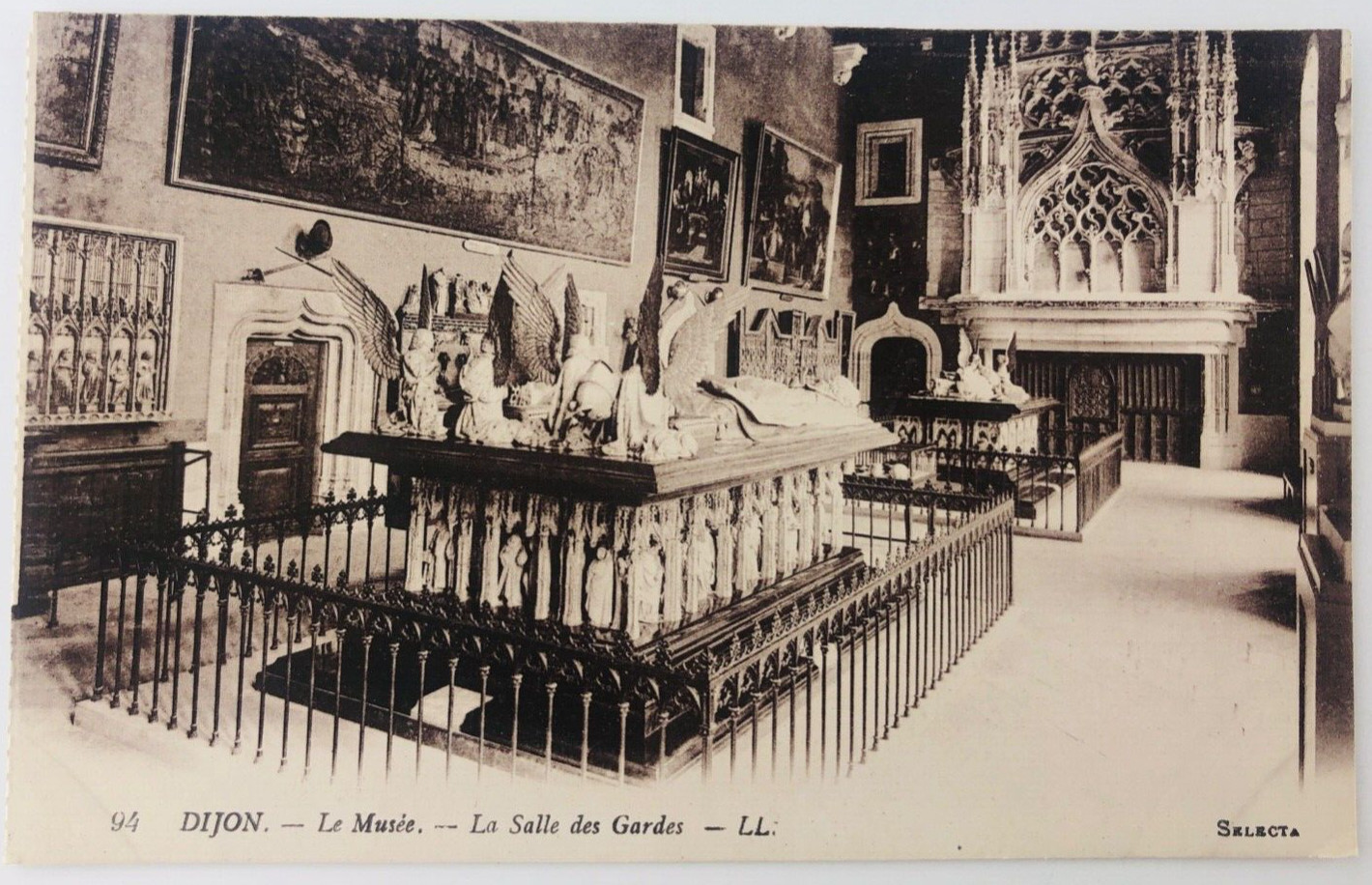 Vintage Dijon France Le Musee La Salle des Gardes Museum Postcard P160