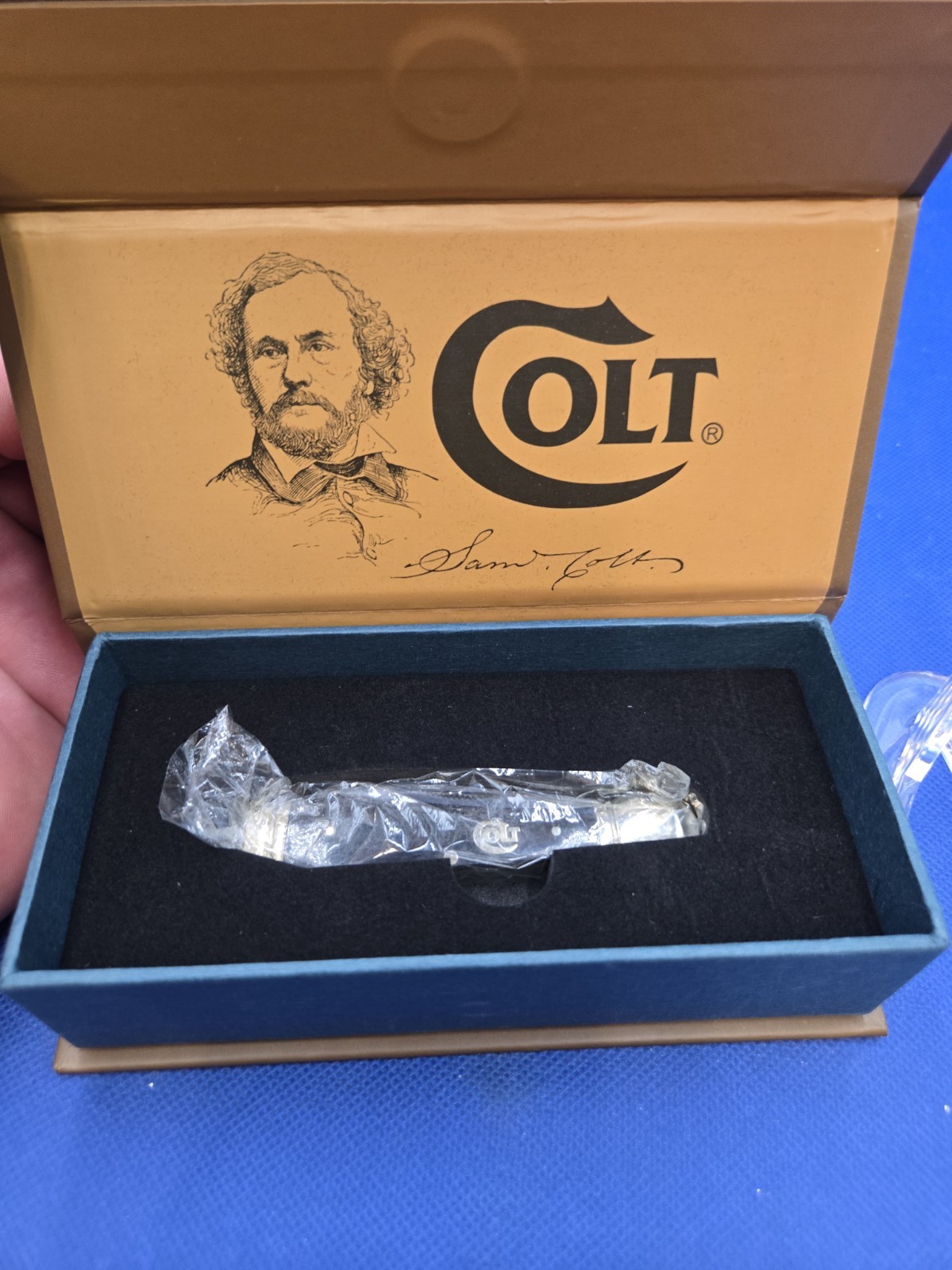 Colt Knife CT694- New in Box-Collectible Item