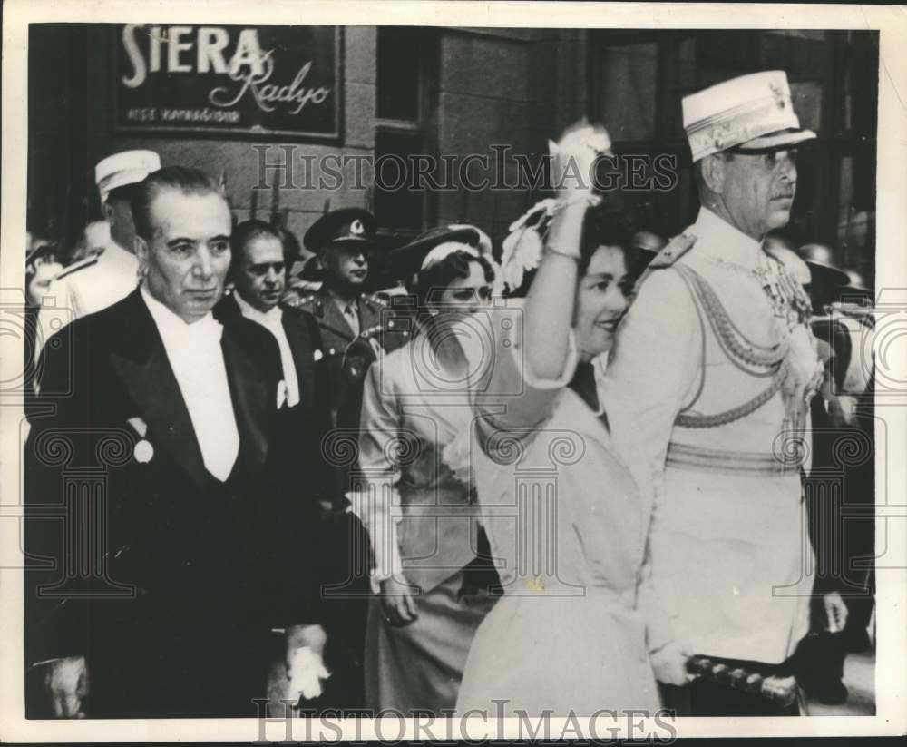 1952 Press Photo Greece\'s King Paul, Queen Frederika Arrive Ankara, Turkey
