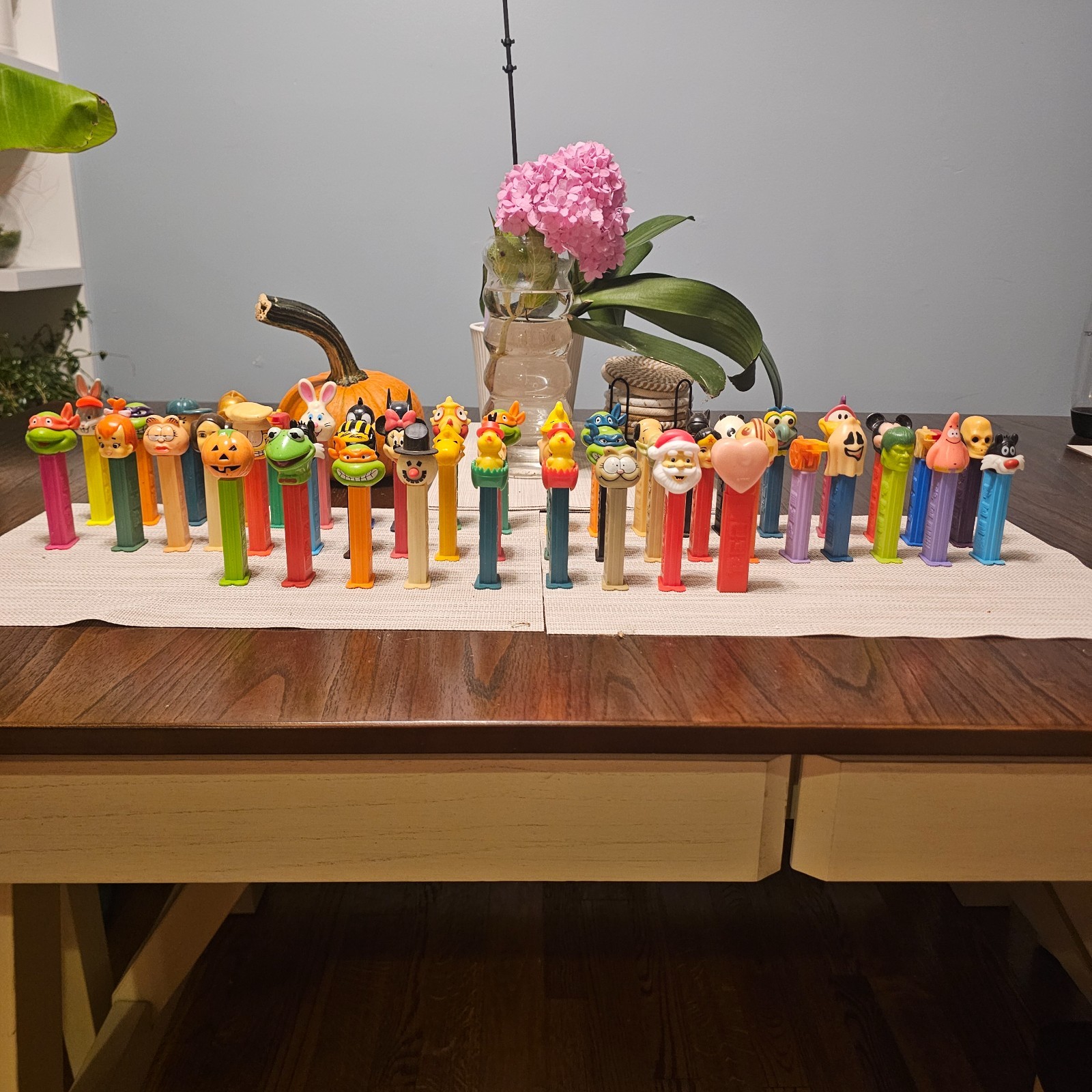 Huge Lot of 50 Loose Vintage & Retro PEZ Dispensers