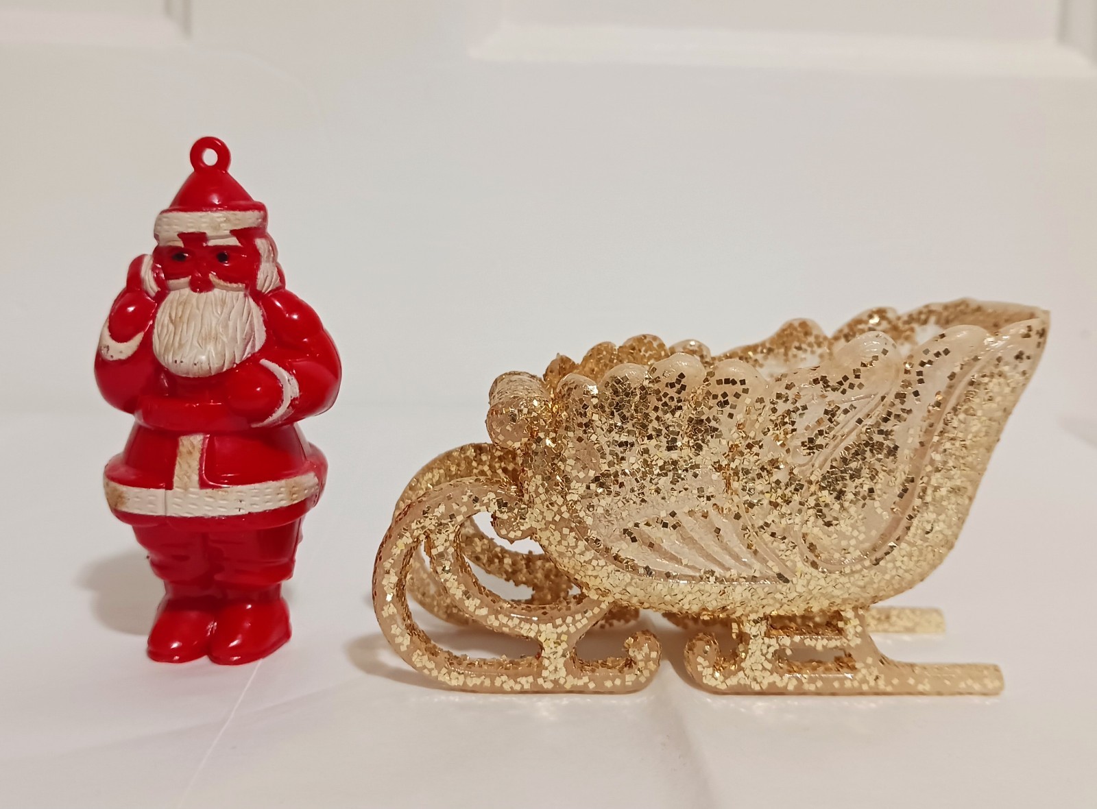 Vintage Christmas Lot Of 2 Hard Plastic Santa Gold Glitter Sleigh MCM