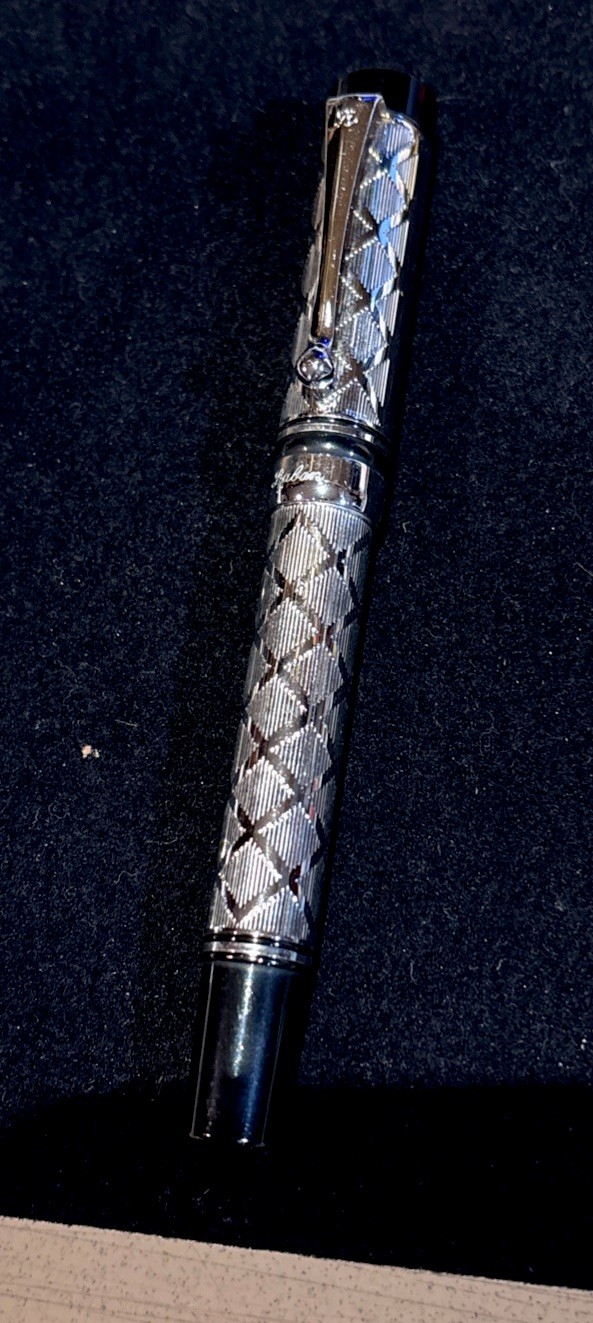 Laban Silver And Black Platinum Plated Diamond Pattern Ballpoint Pen