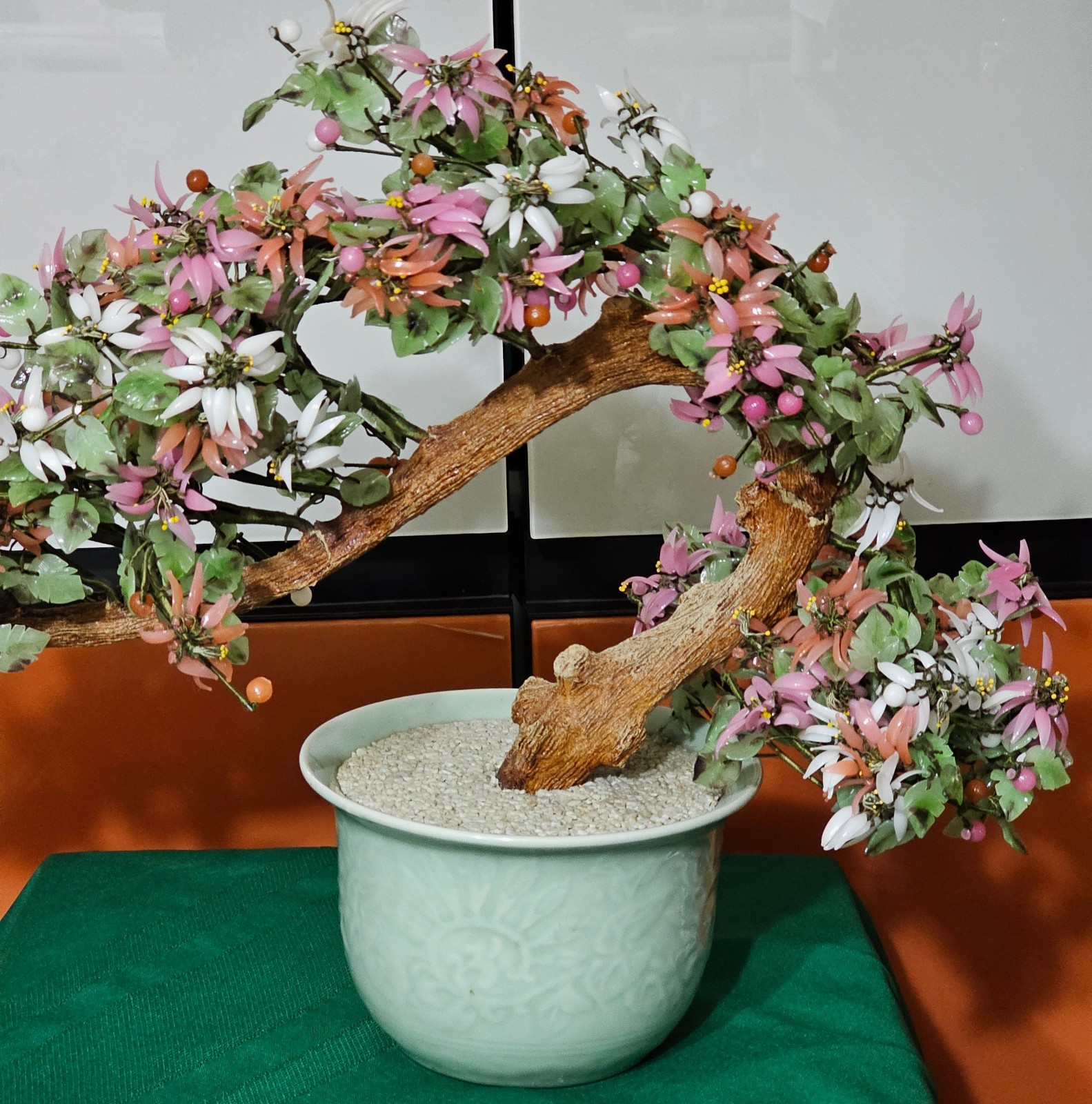 MAGNIFICENT VINTAGE CHINESE CARVED JADE HARD-STONE BONSAI PLANT (28