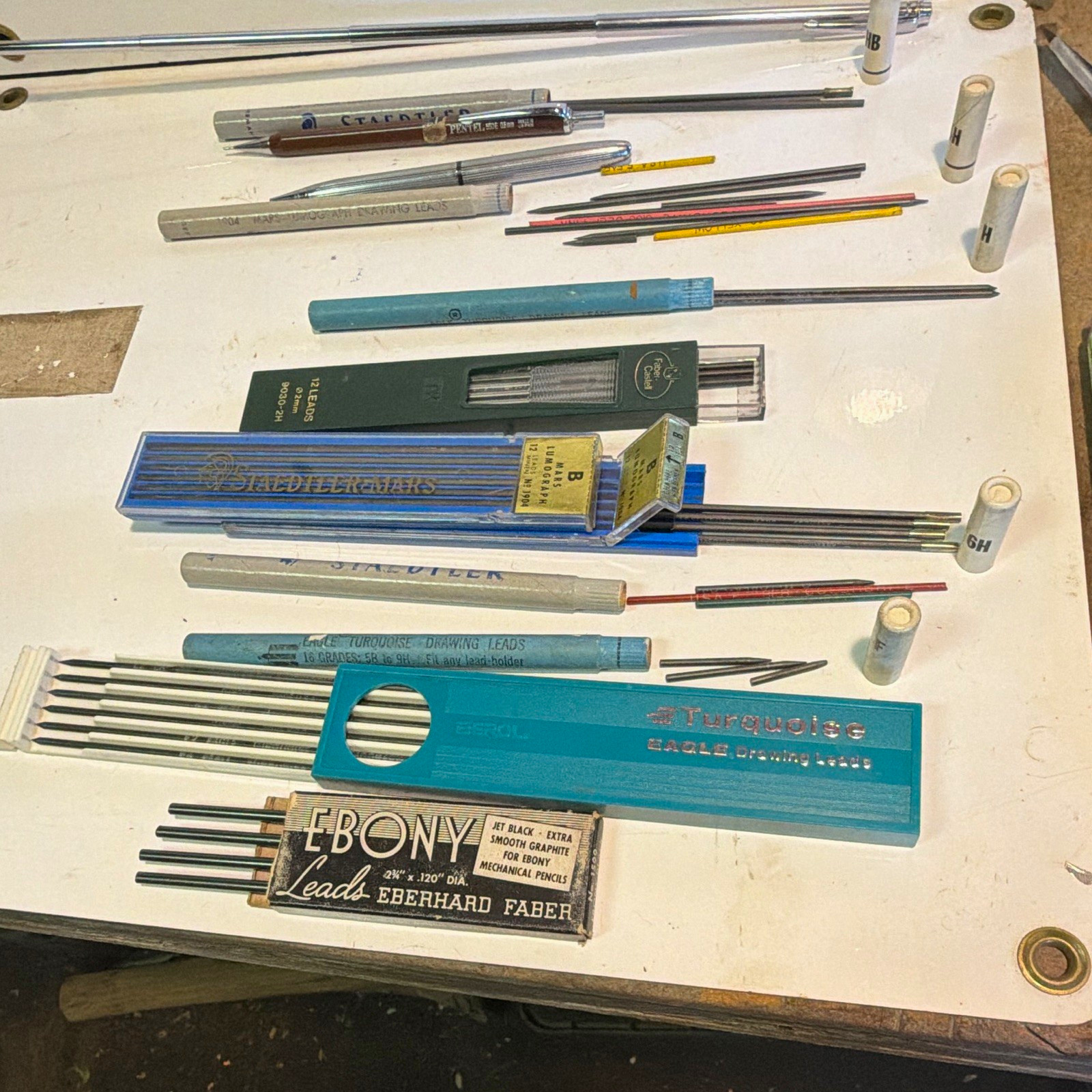 Vtg lot of drawing leads. Mars lumograph, eberhard faber, staedtler, fable cast.