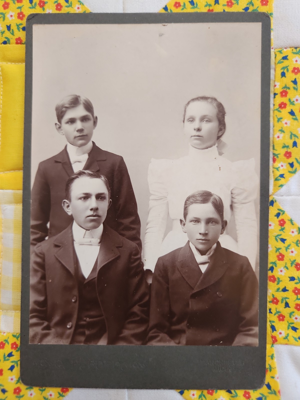 VTG Cabinet Card 1890s Antique Portrait Four Siblings Mutton Sleeve Dress