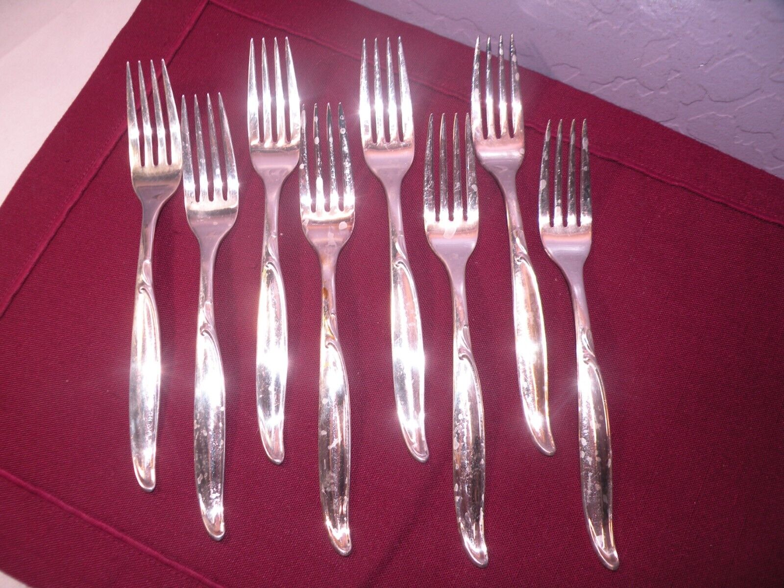 Set Of 8 Dinner Forks Sweep Wm Rogers International Silverplate 7 1/8 GG3