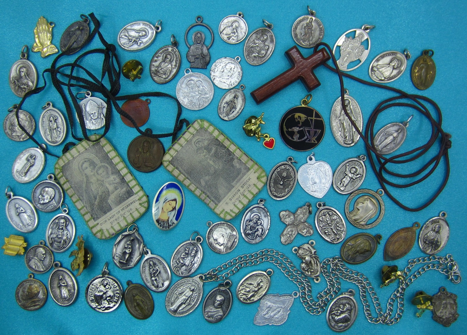 Lot Medals Pins Scapular Mary Jesus Preowned Items Vintage To Now Catholic
