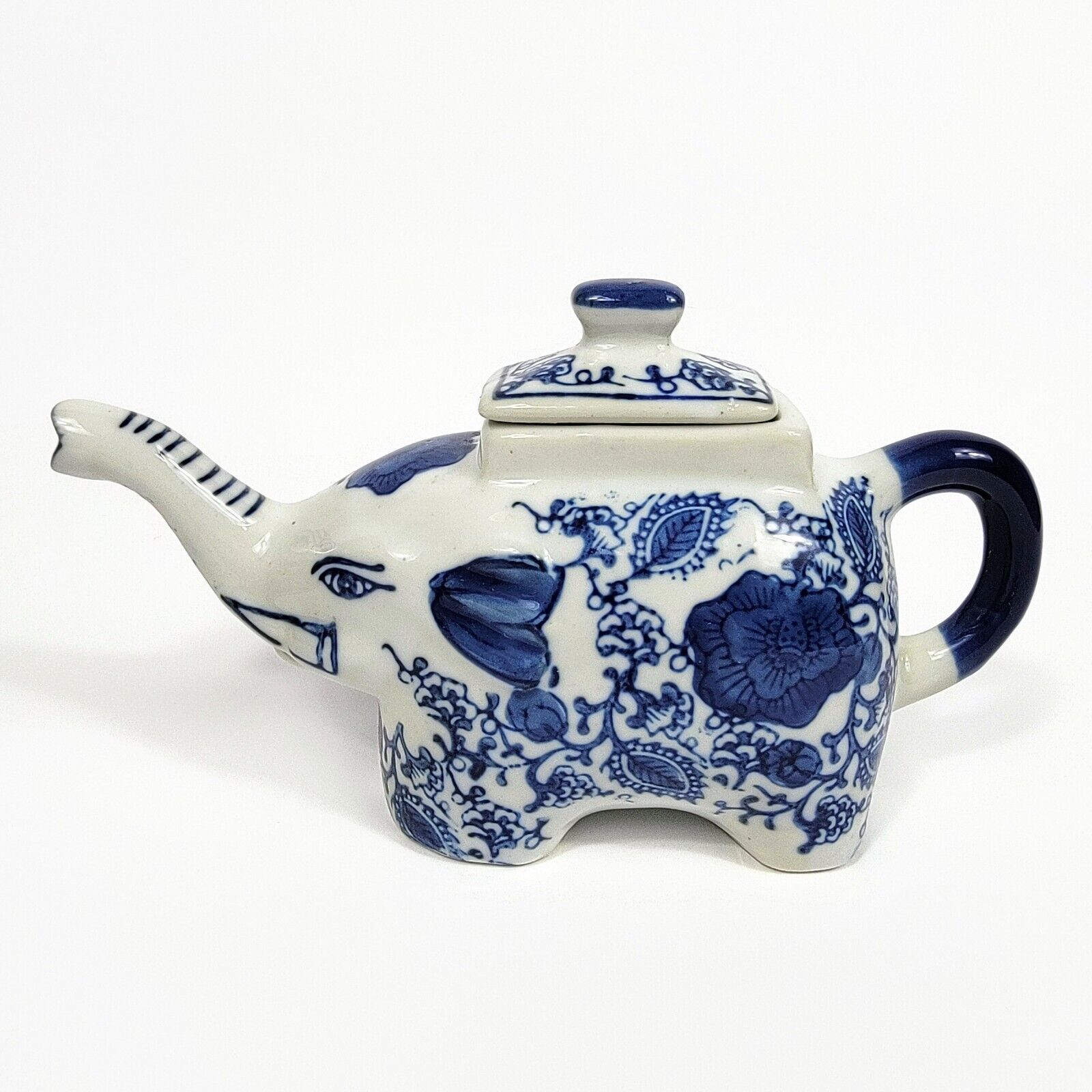 Vintage Blue and White Porcelain Elephant Teapot 8\