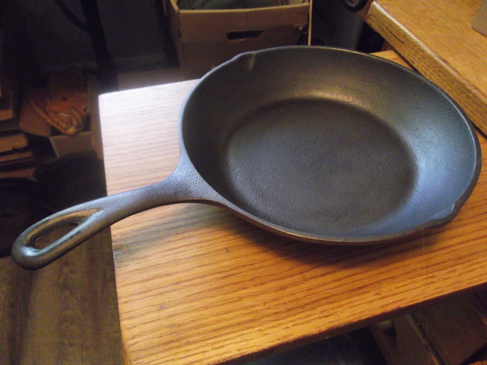 No Notch Lodge Unmarked Chefs Skillet Circa 1960's heat ring 10 1/4