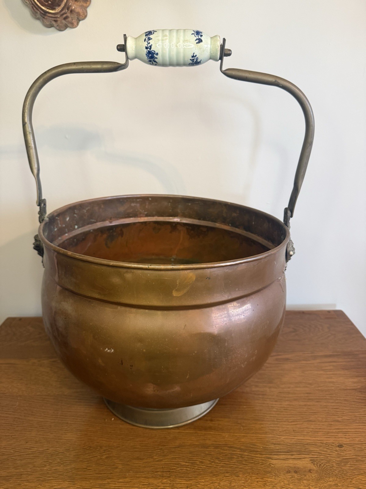 Lrg Vintage Dutch Copper Pot With Delft Porcelain Handle & Brass Lion Heads