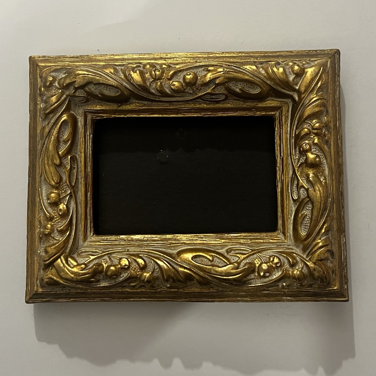 VTG Mexican Hand Carved Fruit Gilt Wood Frame 9.5 X 7.5 Gold VTG Mexican Hand Carved Fruit Gilt Wood Frame 9.5 X 7.5 Gold