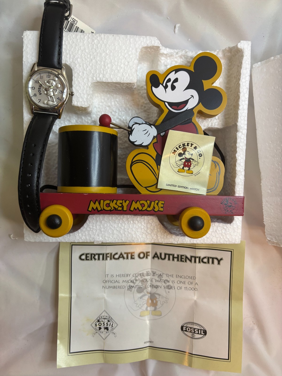 Vintage Disney Mickey Mouse Fossil LI-1563 Limited Edition Watch Wood Toy NEW
