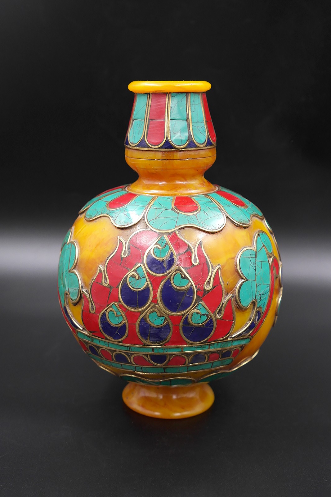 Old Tibet Buddhism turquoise inlay flame designs Amber Vase, offering of flowers