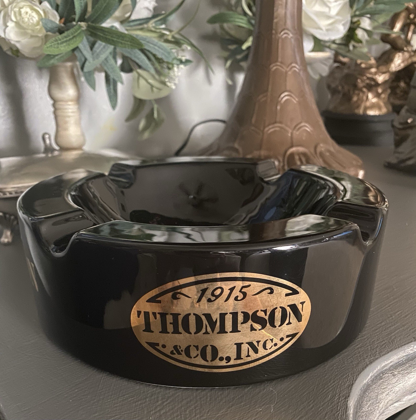 Thompson X-Large Ceramic Cigar Ashtray 8.5 Inches With 4 Fingers. Black & Gold Thompson X-Large Ceramic Cigar Ashtray 8.5 Inches With 4 Fingers. Black & Gold