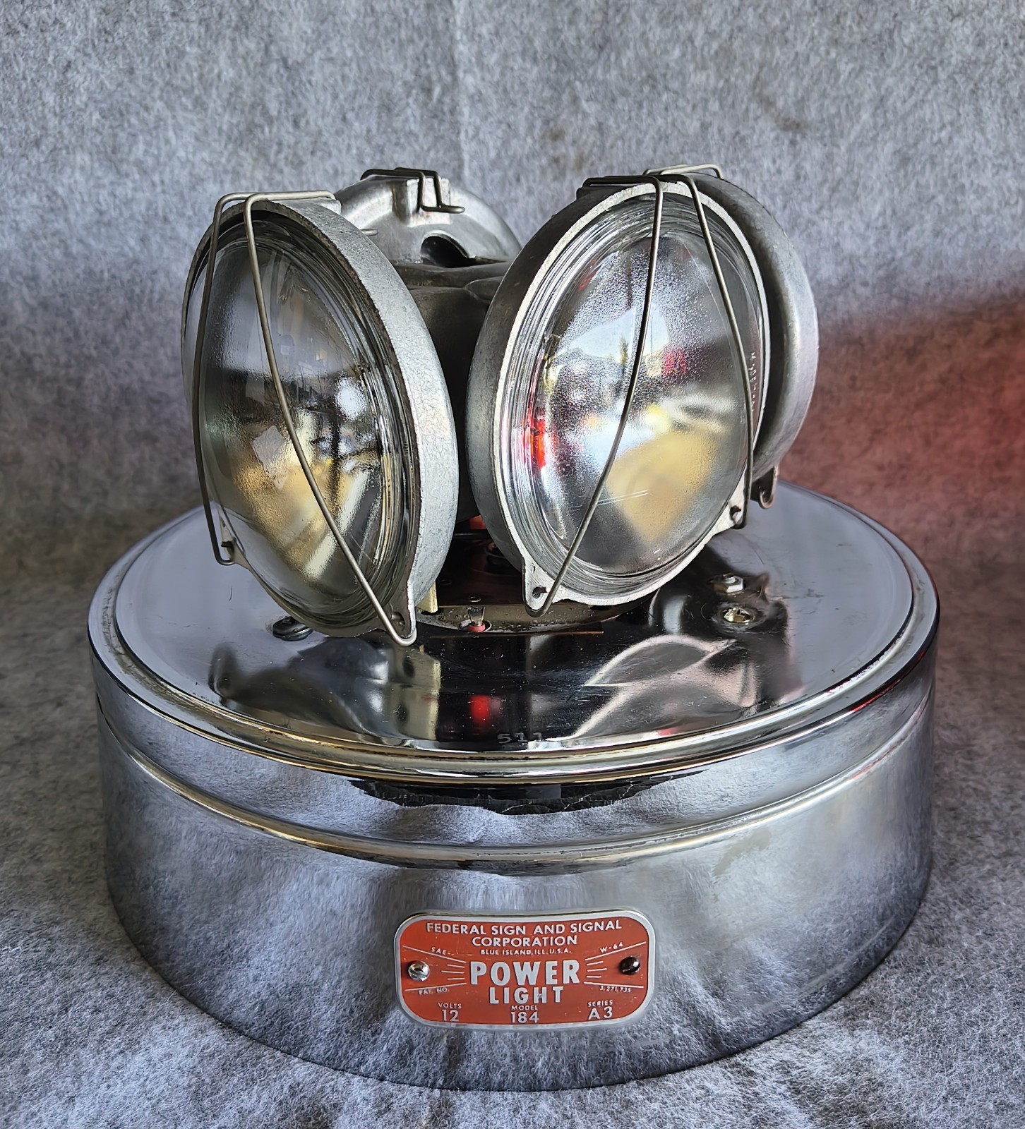 Used Federal Sign And Signal Model 184 Power Light SERIES A3 Used Federal Sign And Signal Model 184 Power Light SERIES A3