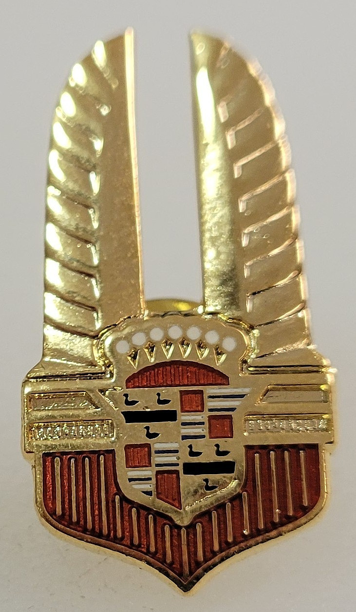 CADILLAC Year 1941 Emblem PRODUCED IN 2002 Commemorative Cloisonné LAPEL HAT PIN