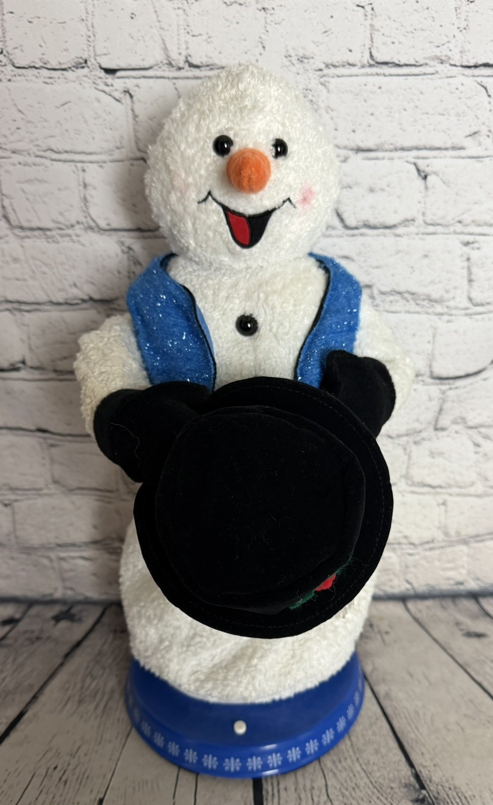 Gemmy Snowflake Spinning Snowman *See Video* Singing Snow Miser 