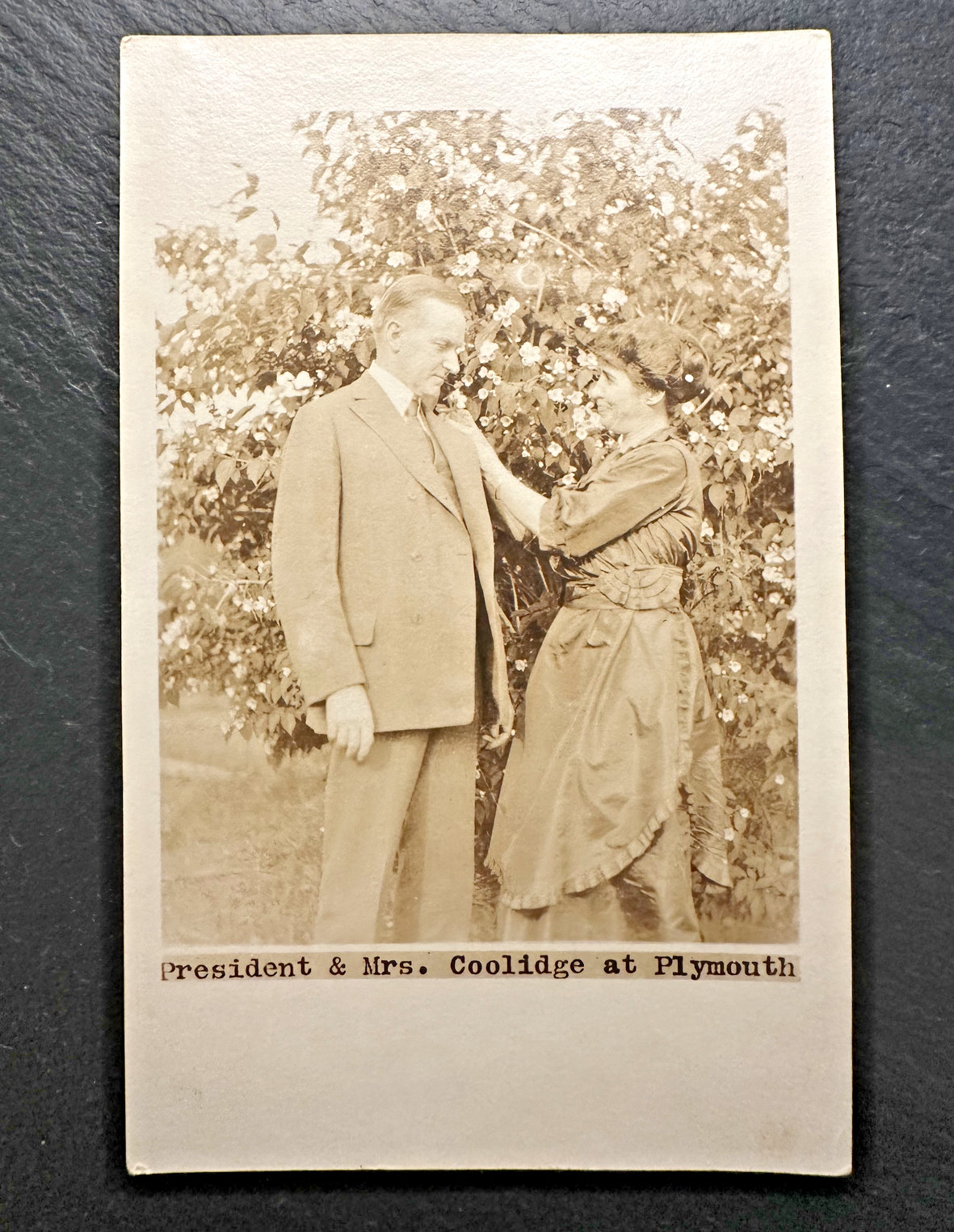 PRESIDENT & MRS COOLIDGE AT PLYMOUTH IN GARDEN RPPC PHOTO POSTCARD HH66
