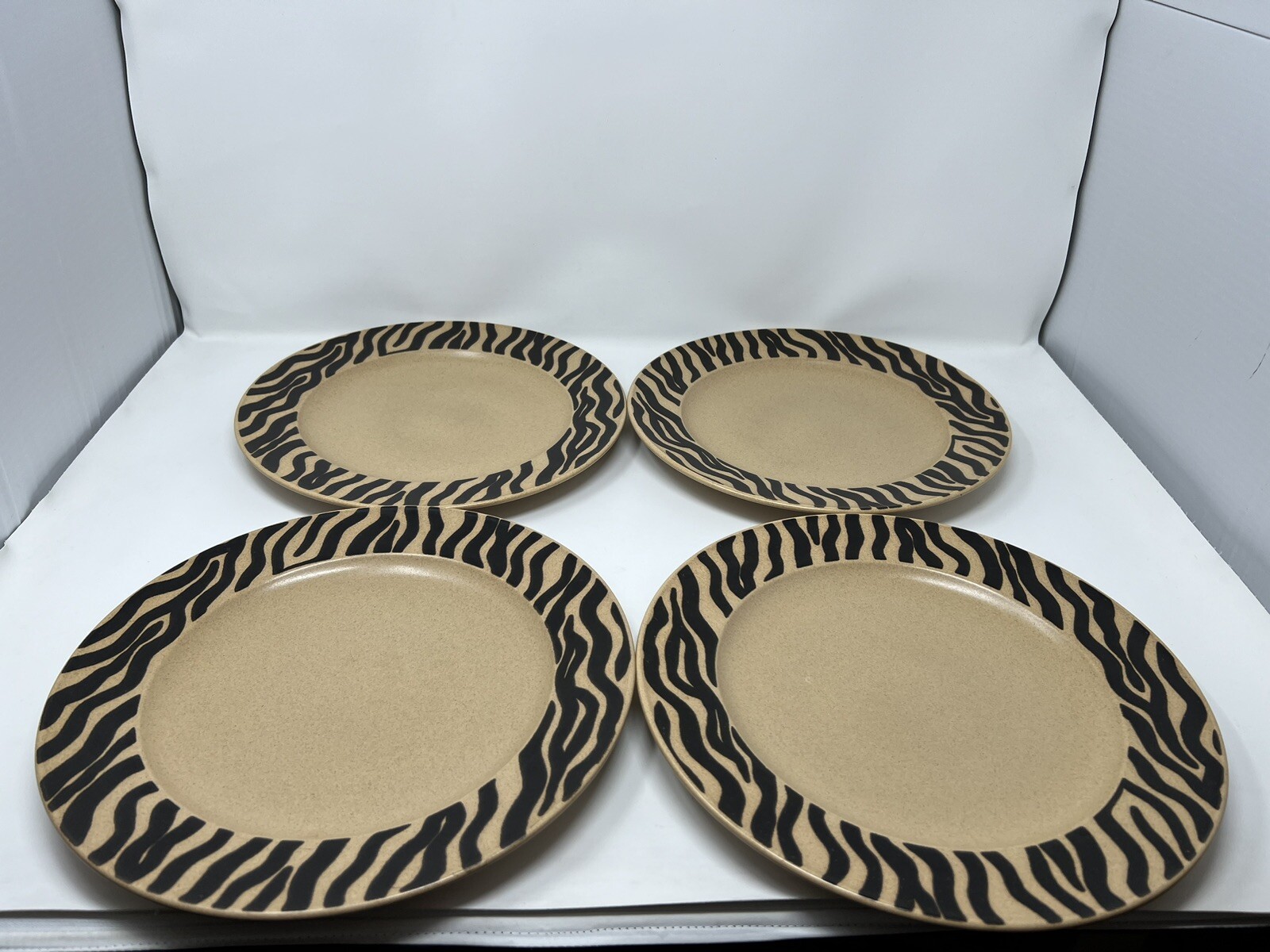 Mikasa Jungle Charm 4 Dinner Plates 11-1/8”