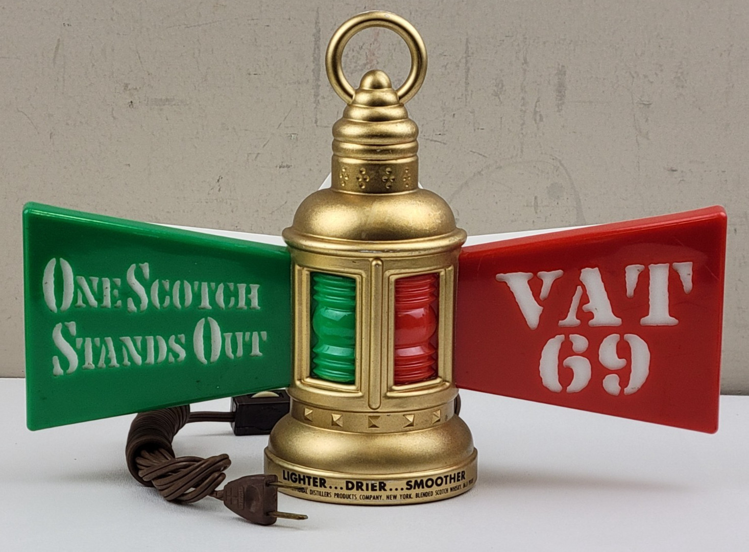 Vintage Vat 69 Blended Scotch Whisky Lantern Bar Display Light Fixture Sign
