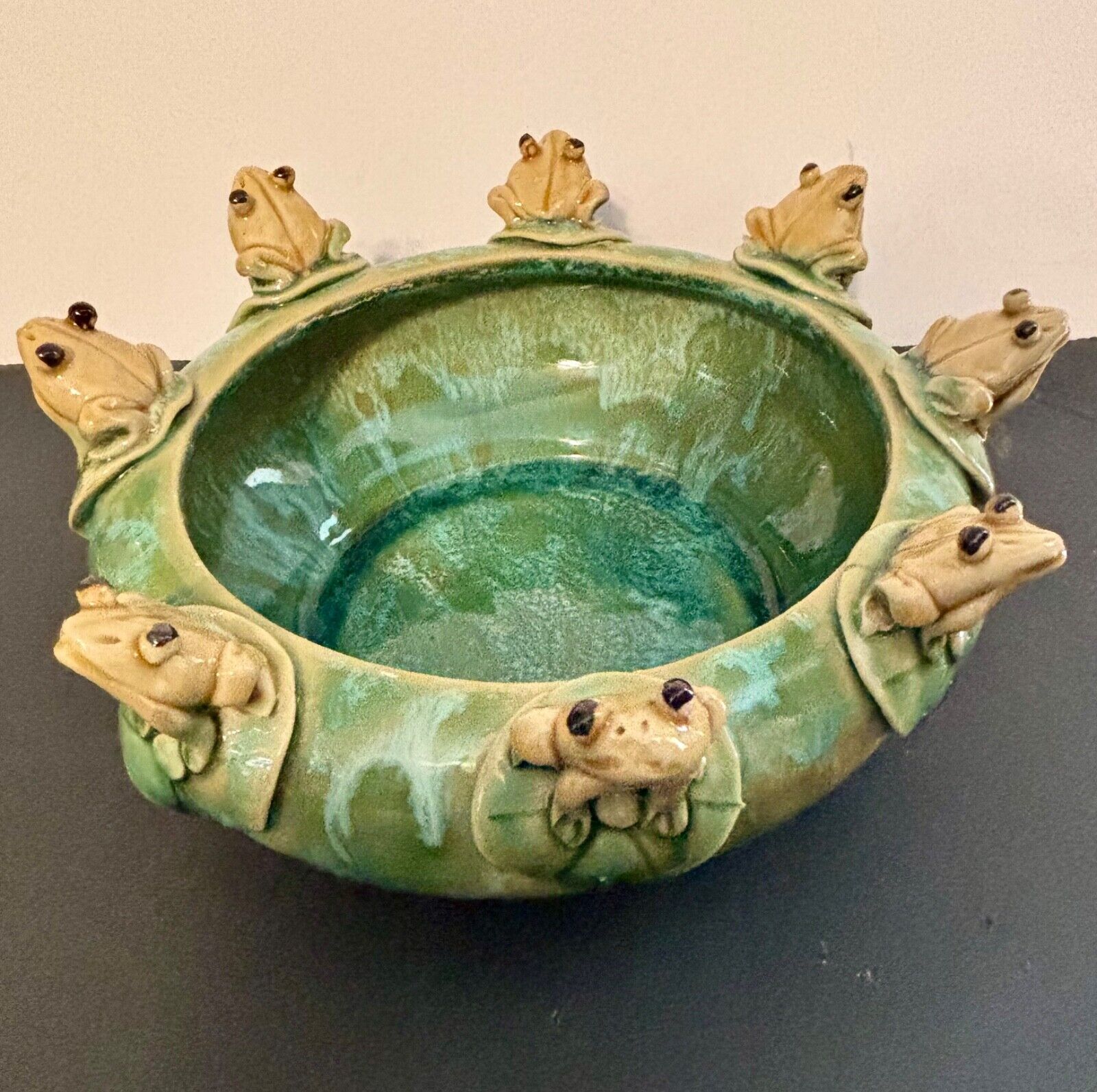 VTG Majolica With 8 Brown Frogs On Rim Of 8” moss green/teal Planter