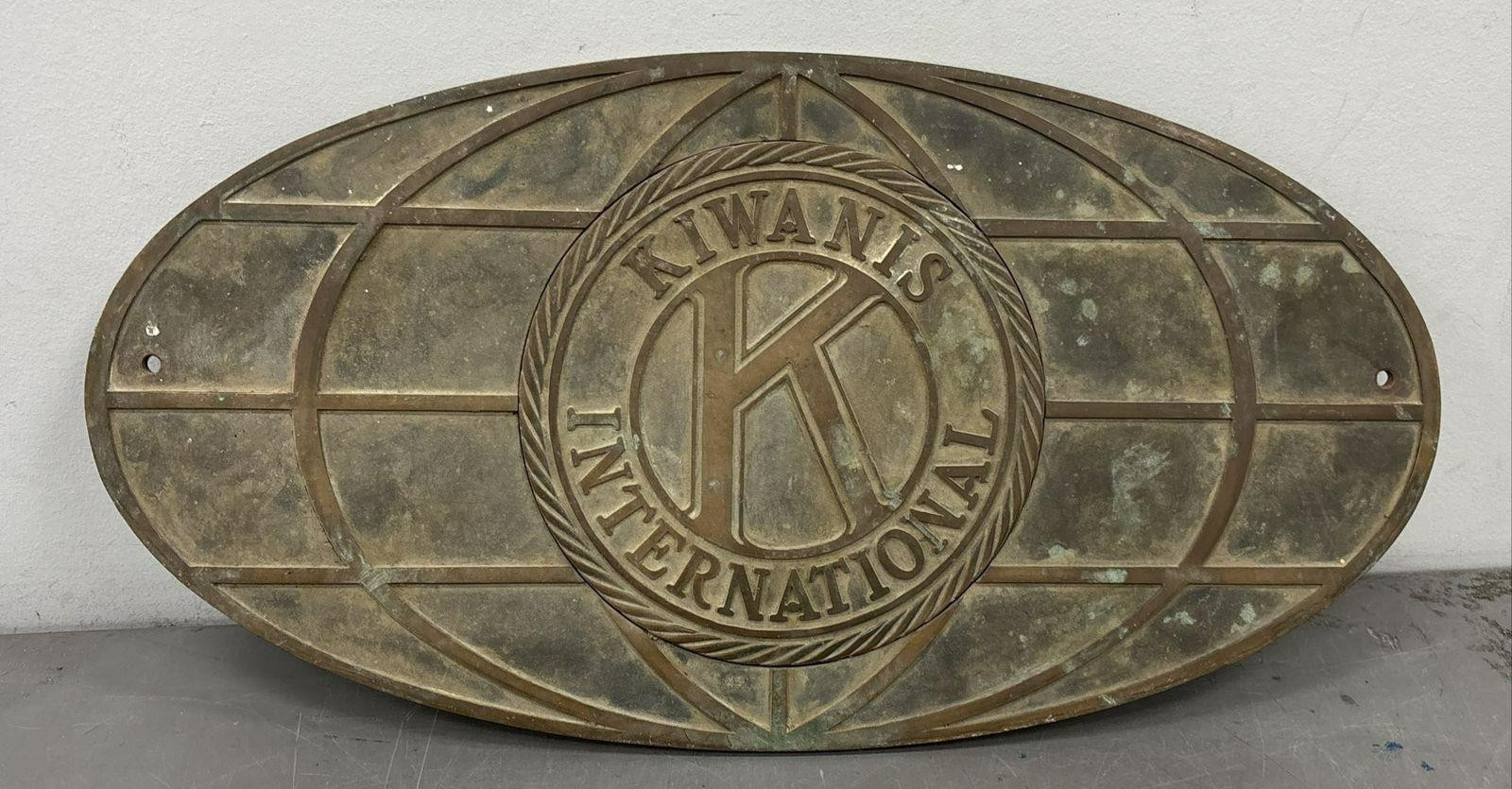 ANTIQUE EARLY 1900\'S BRASS BRONZE  Kiwanis International  Sign     24\