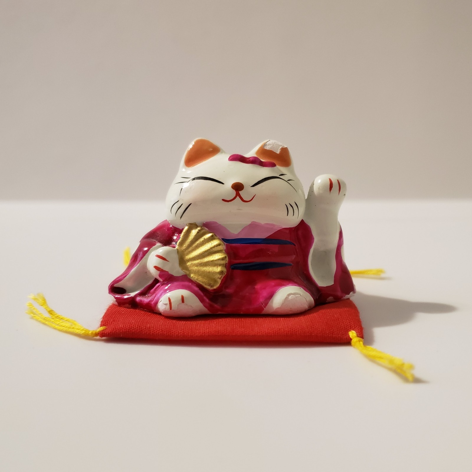 Mitsukoshi Lucky Cat Small Mini Ceramic Figure Pink Kimono Gold Fan Red Mat