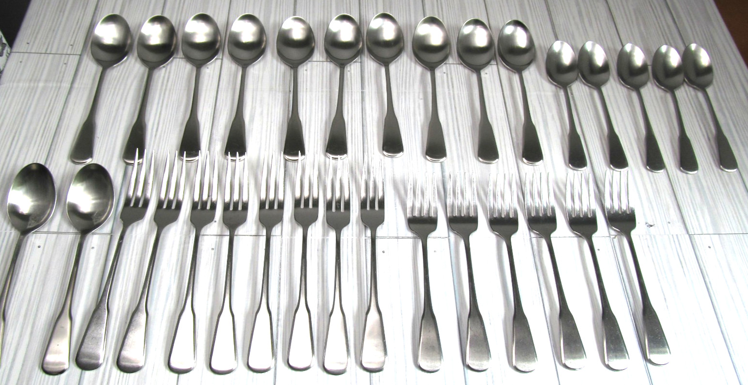 VTG Oneida Deluxe Independence Flatware Spoons 3 Prong Forks Salad Lot 31 pc. V